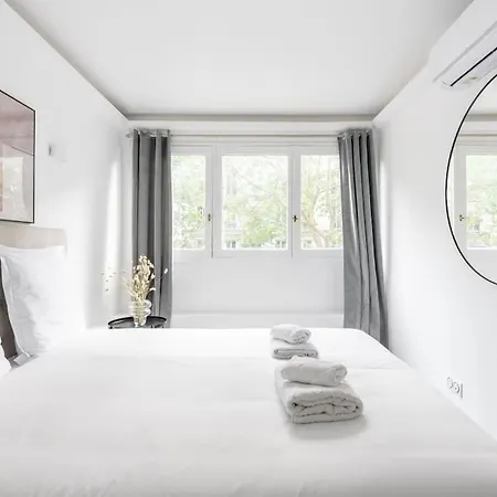 Appartement Ensoleille Buttes Chaumont - III Parijs Buitenkant foto