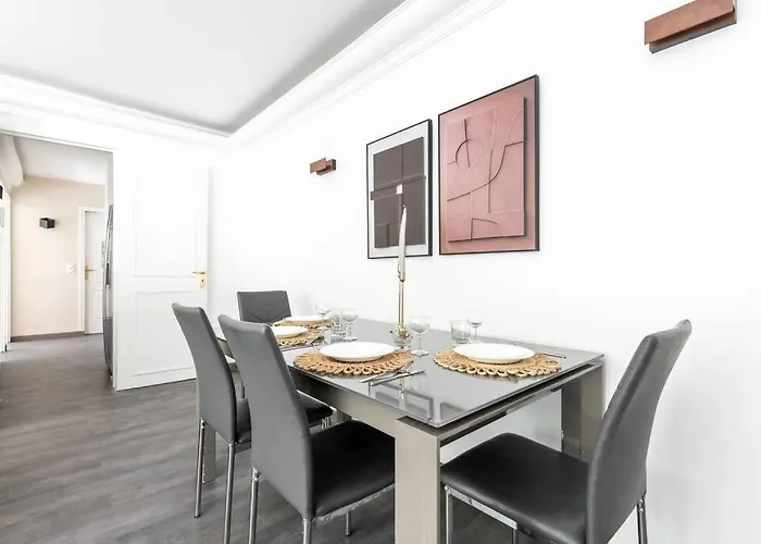 Appartement Ensoleille Buttes Chaumont - III