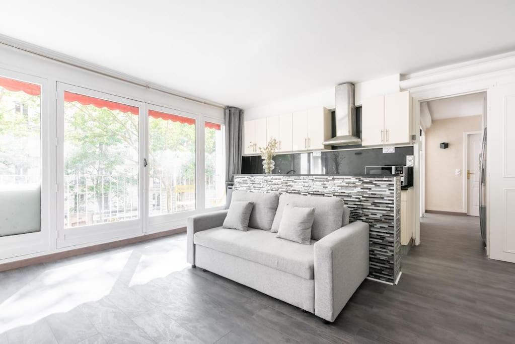 Ensoleille Buttes Chaumont - Iii Appartement *